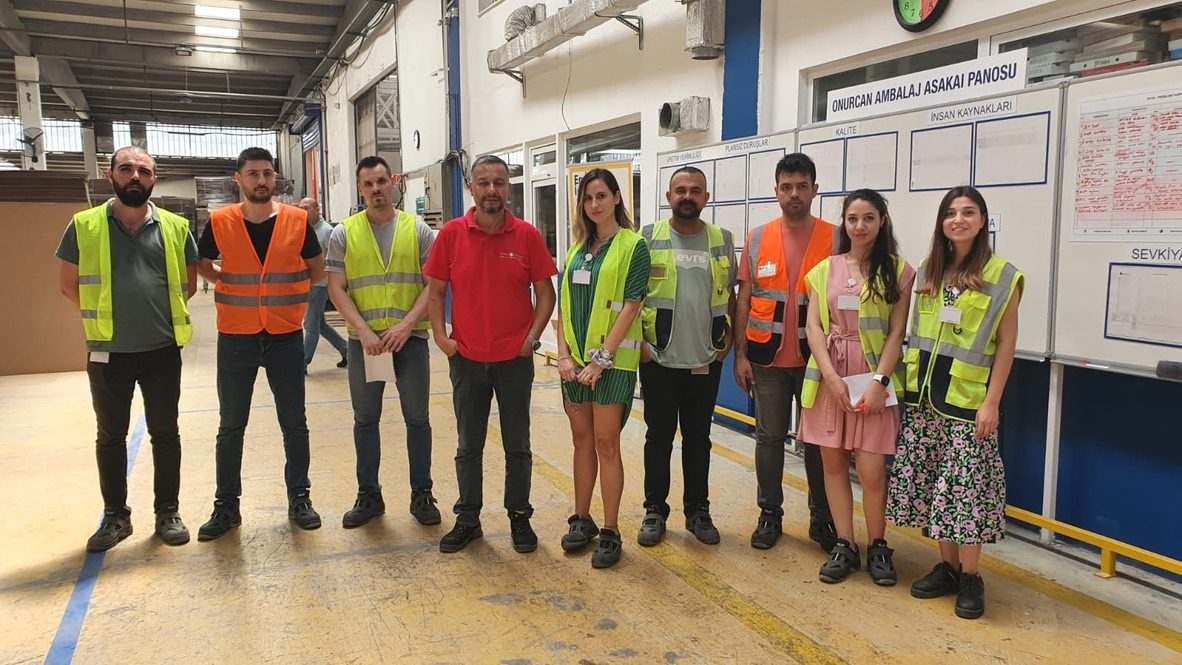 Shop floor team after the lean leadership program at an automotive supplier